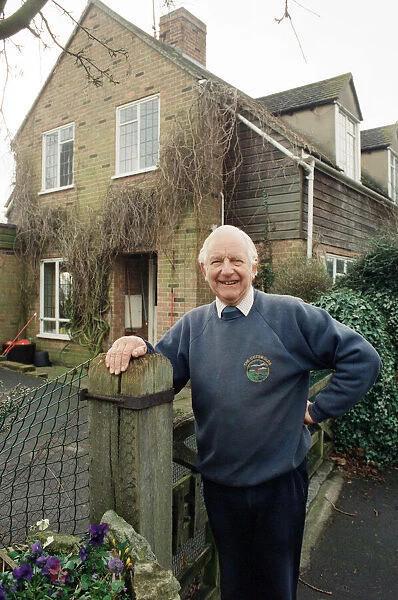 Battle of Britain veteran Brian Smith at his cottage home near Evesham. 2nd February 1994