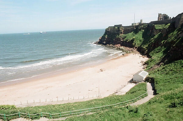 Beach Scenes, Tynemouth, Tyne & Wear, England, 5th June 1998