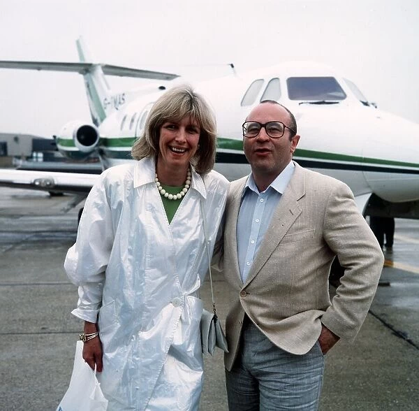 Bob Hoskins Actor with his wife Linda after returning back from the Cannes Film Festival