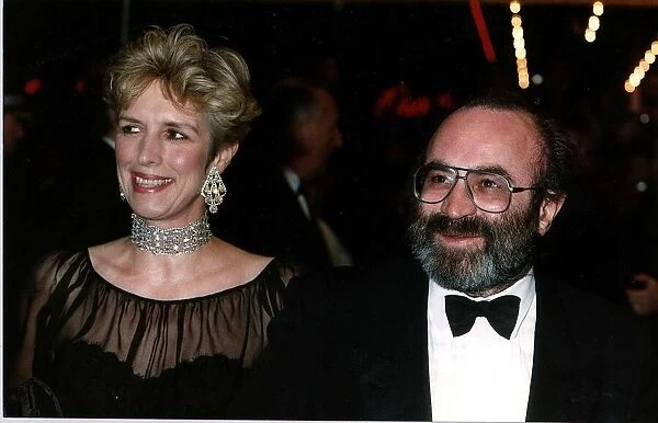 Bob Hoskins British Film actor and his wife Linda attend a film premiere November