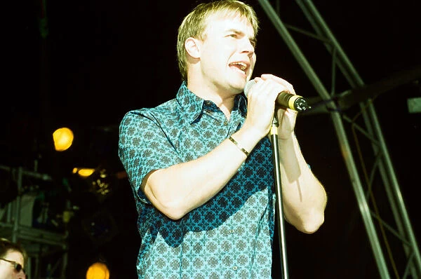 Cardiffs Big Weekend Summer Festival, Cardiff, Wales, 7th August 1999. Gary Barlow