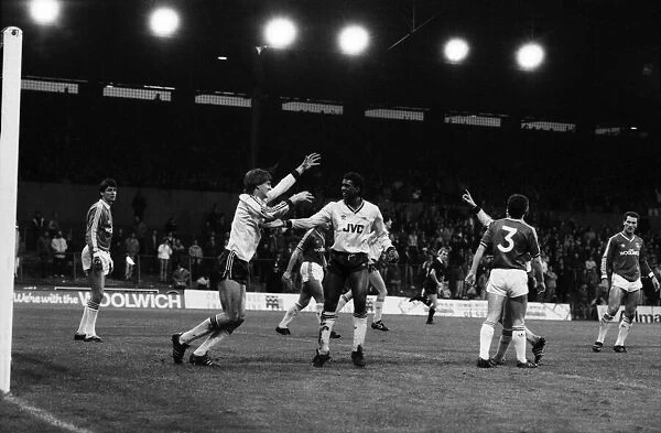 Charlton 0 v. Arsenal 2. Division One Football. November 1986 LF20-20-011