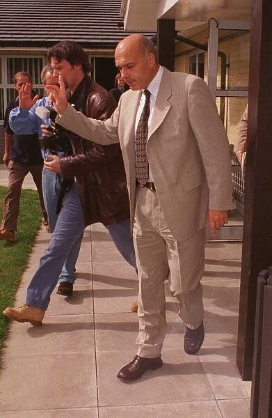 Christian Gross waves farewell September 1998 after his press conference