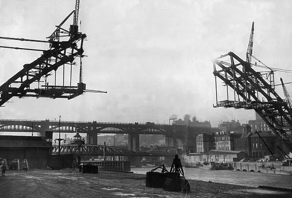 Construction of Tyne Bridge