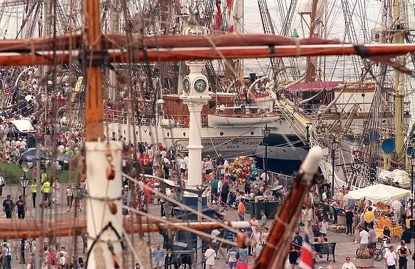 Cutty Sark Tall Ships Race July 1999 crowds in Greenock on the quayside with ships in