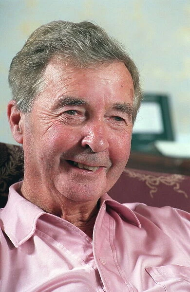 DICK FRANCIS - AUTHOR AT HOME 31  /  08  /  1994