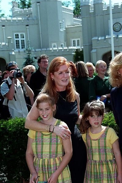Duchess Of York July 98 With her tow daughters Eugenie