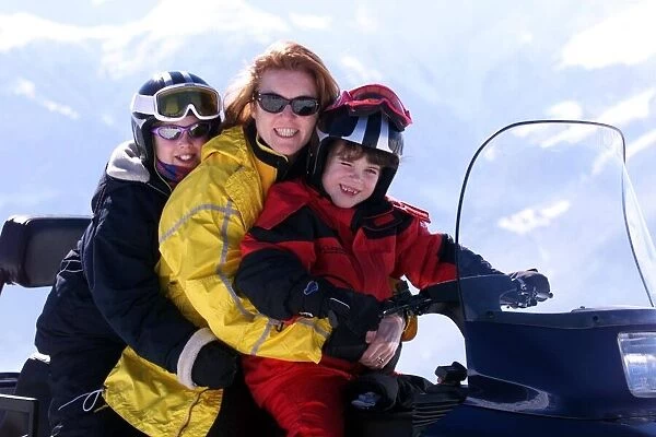 DUCHESS OF YORK Sarah Ferguson February 1999 WITH PRINCESS BEATRICE AND EUGENIE on a ski