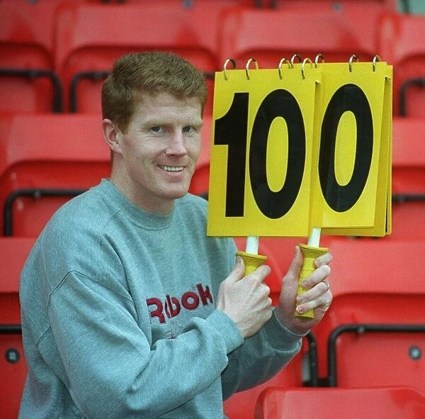 Duncan Shearer Aberdeen football player who is lopoking forward to scoring his 100th goal