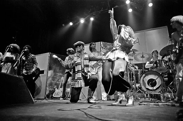 Elton John and Kiki Dee performing on stage on Sunday 21st November 1976