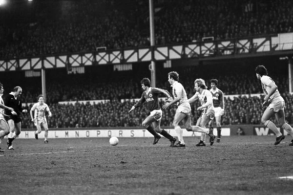 Everton 3 v. Coventry 0. Division One Football. February 1981 MF01-32