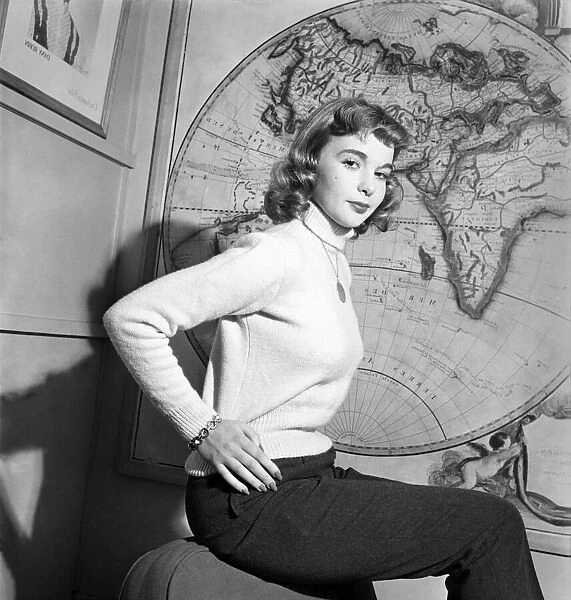 Film actress Francoise Arnoul. November 1952 C5764