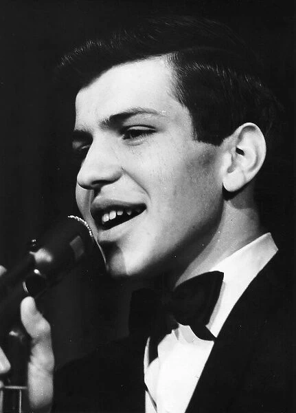 Frank Sinatra Jnr Singing