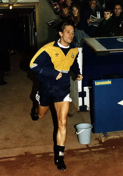 Gary Lineker football TV Presenter running out the tunnel on to the pitch