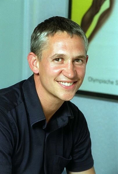 Gary Lineker TV Presenter former footballer August 1999 A©mirropix