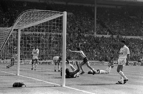 Gary Mabbutt scores an own goal during FA cup final 1987 between Tottenham hotspur v