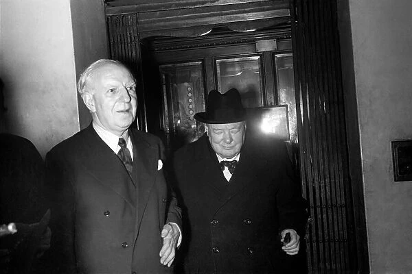 General Election. Mr Winston Churchill and Lord Woolton. Feburary 1950 O22803-001