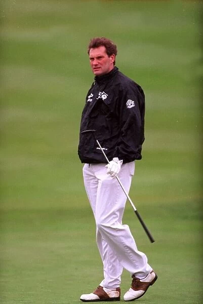 Glenn Hoddle Football September 98 England football coach playing golf