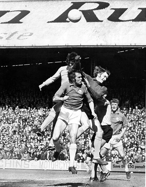 goalkeeper Mike Walker to the cross - 17th April 1971