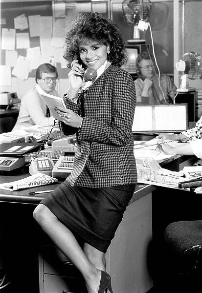 Halle Berry Miss USA at the Daily Express offices - 01  /  11  /  1986