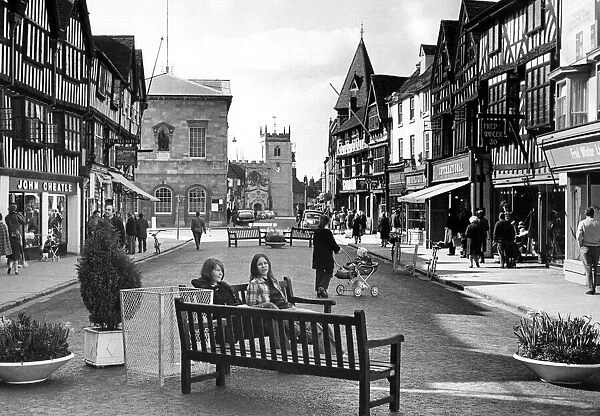 High Street, in Stratford-upon-Avon, has been closed to traffic