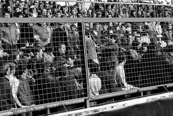 Hull Kingston Rovers v Leeds. Fans behind wire fencing March 1986 PR-11-037