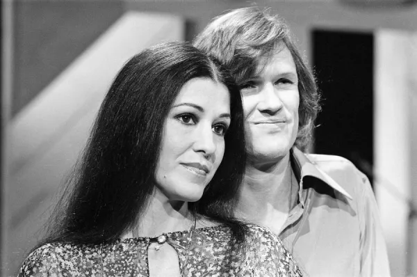 Husband and wife musicians Kris Kristofferson and Rita Coolidge filming at the BBC in