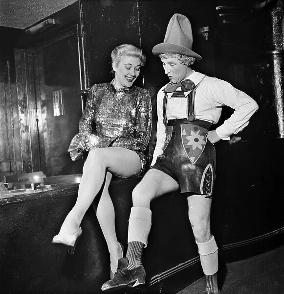 'Jack and Jill'Panto. Charlie Chester and Hy Hazell. December 1952 C6131-001