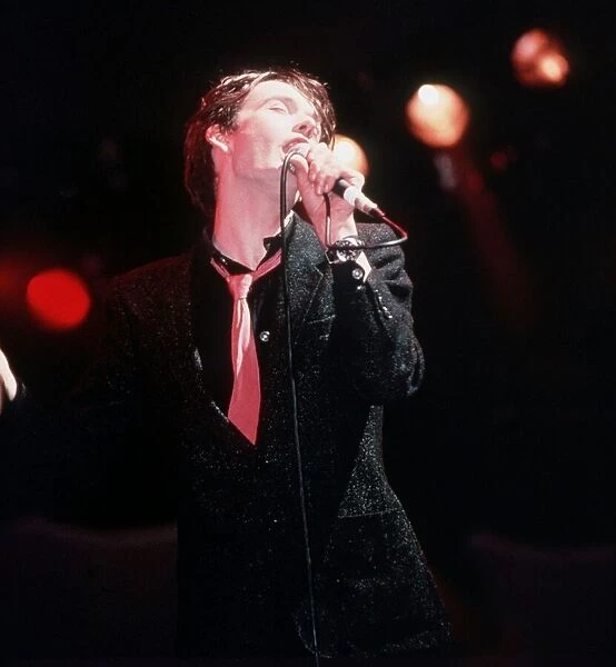 Jarvis Cocker lead singer of Pulp on stage 1995