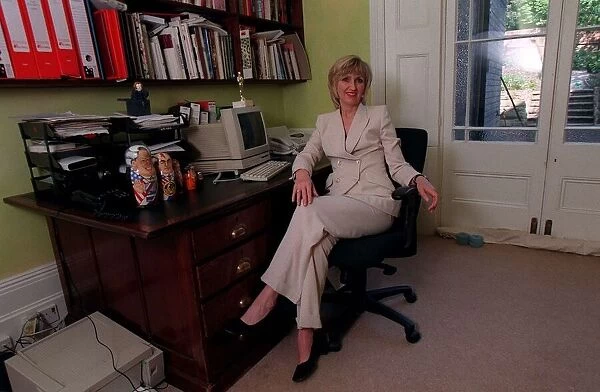 Jayne Irving TV Presenter July 1998 At home sitting at her desk A©mirrorpix