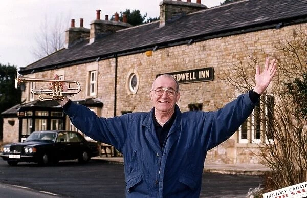 Jim Bowen with the pub he bought with a bet dbase