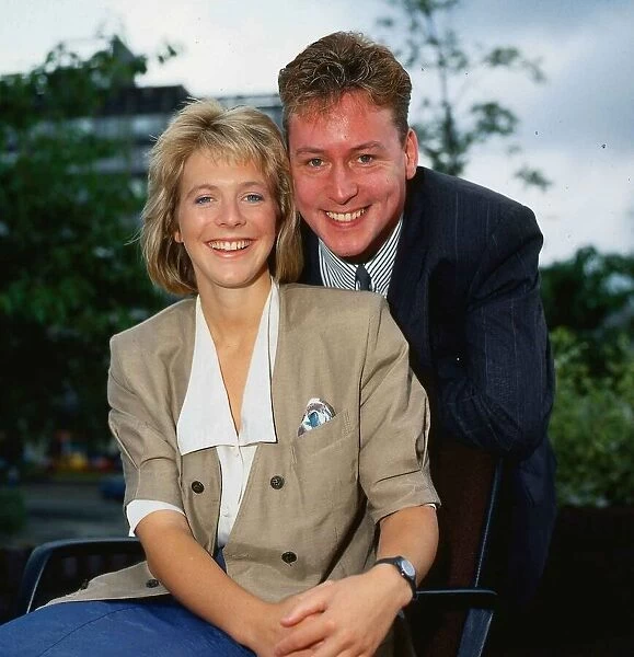 Jim White with TV presenter Hazel Irvine August 1989