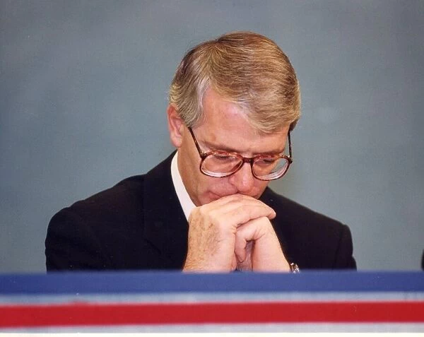 JOHN MAJOR AT THE CONSERVATIVE PARTY CONFERENCE IN BRIGHTON - 09 / 10 / 1992