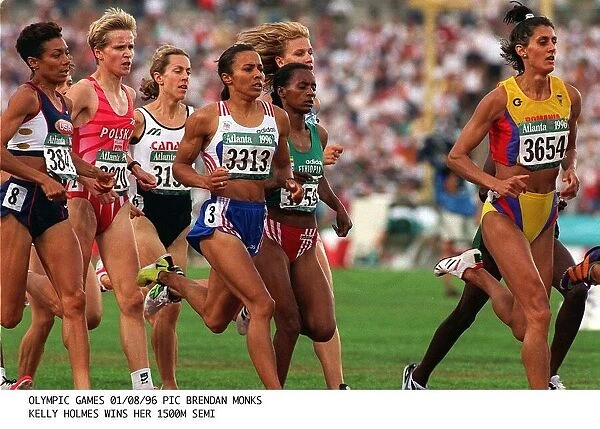 Kelly Holmes athlete of Great Britain wins her 1500m semi final during the Atlanta