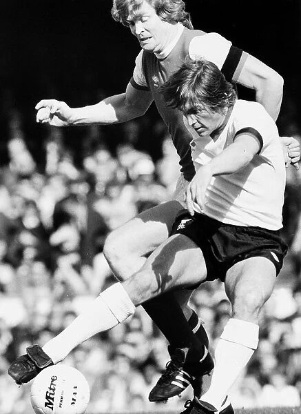 Kenny Dalglish footballer Liverpool FC and Willie Young Arsenal FC 1981
