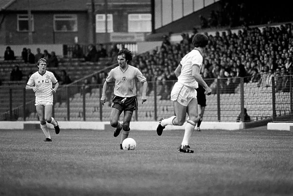Leeds United 1 v. Sunderland 0. Division 1 Football. October 1981 MF04-06-056
