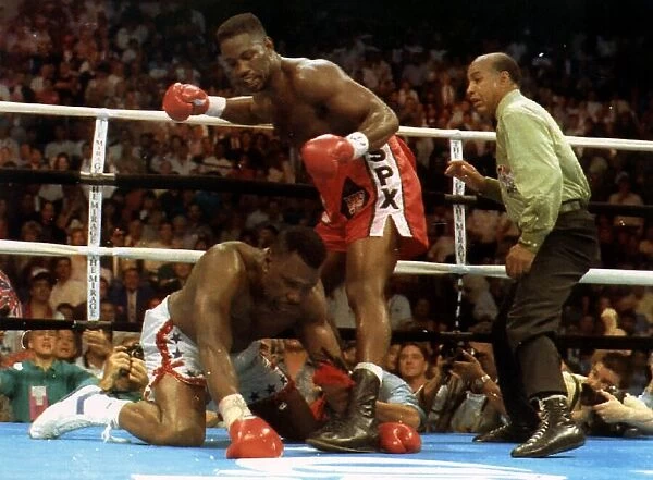 Lennox Lewis British Heavyweight champion in action to defeat challenger Tony Tucker in