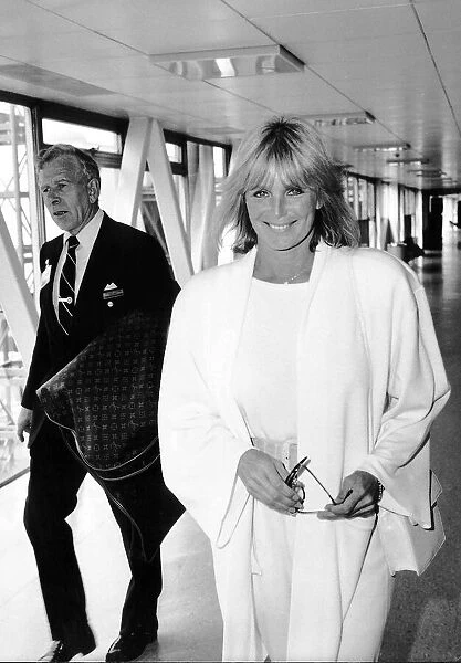Linda Evans American Actress at Heathrow Airport May 1987