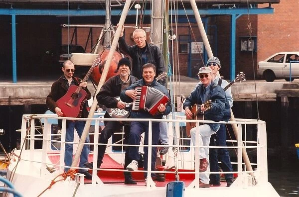Lindisfarne at the 1997 North Shields Fish Quay Festival launch. 21  /  05  /  97 (circa)