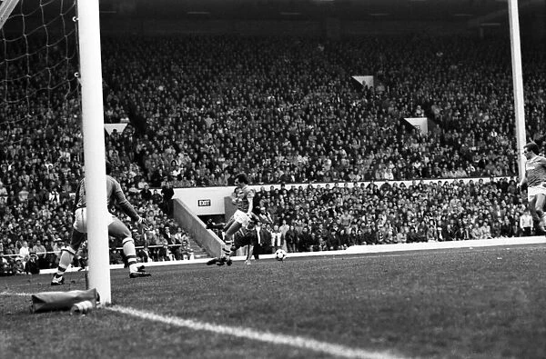 Liverpool v. Everton. October 1984 MF18-04-102 The final score was a one nil