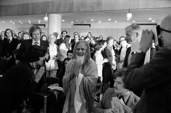Maharishi is back in Town: Maharishi Mahesh Yogi at the Press Conference this afternoon