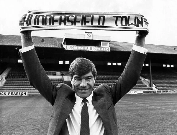 Malcolm MacDonald, Manager of Huddersfield FC. October 1987 P005908