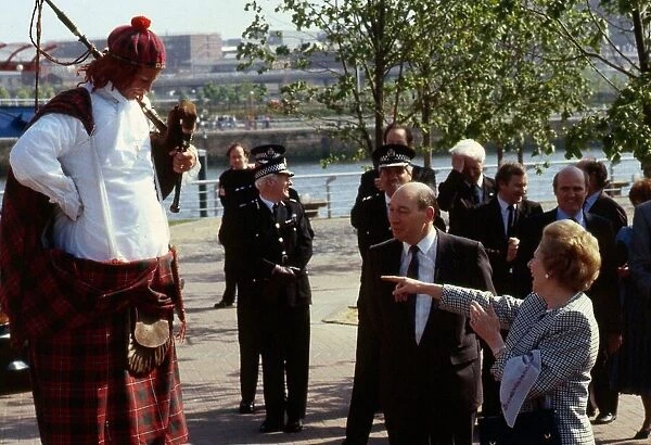 Margaret Thatcher pointing at Big Rory May 1988