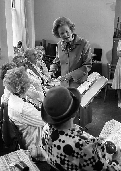 Margaret Thatcher visits East End 1980