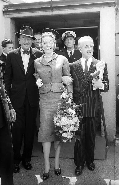 Marlene Dietrich at London Airport