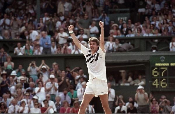 Mens Wimbledon Final. Michael Stich v Boris Becker Stich celebrates