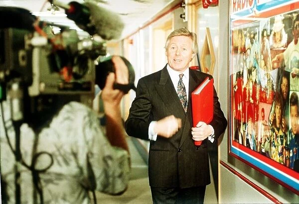 Michael Aspel TV Presenter of the television programme This is Your Life DBase MSI