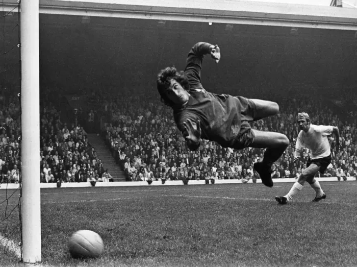 Framed Print : Ray Clemence in Action for Liverpool Print, 25th August 1973 Framed Print : Ray Clemence in Action for Liverpool Print, 25th August 1973