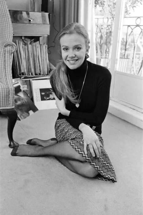 Framed Print : Hayley Mills in The Wild Duck Print 1970 Framed Print : Hayley Mills in The Wild Duck Print 1970