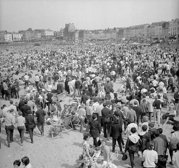Mods and rockers congregate on the beach at Margate. 20th May 1964. S4789-6